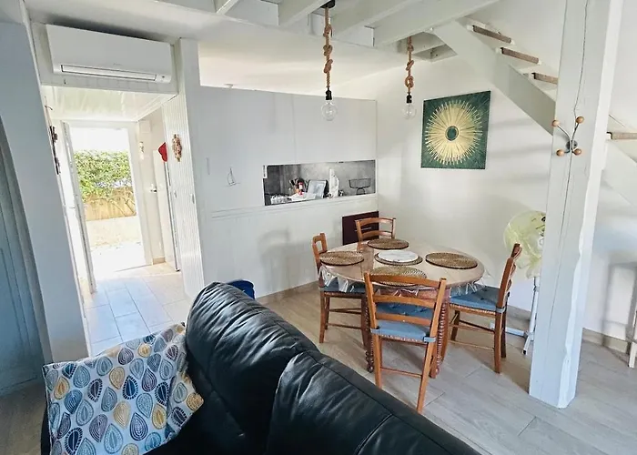 Vakantiehuis Maison 2 - Parking- Piscine Collective - Clim Rdc - Wifi La Grande-Motte