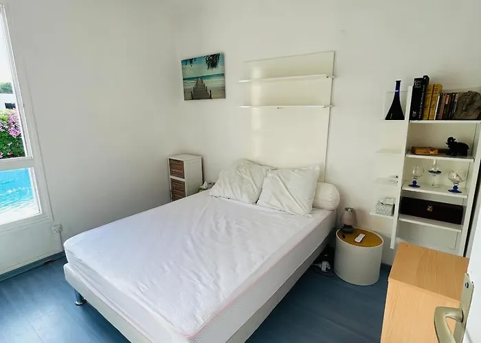 Vakantiehuis Maison 2 - Parking- Piscine Collective - Clim Rdc - Wifi *