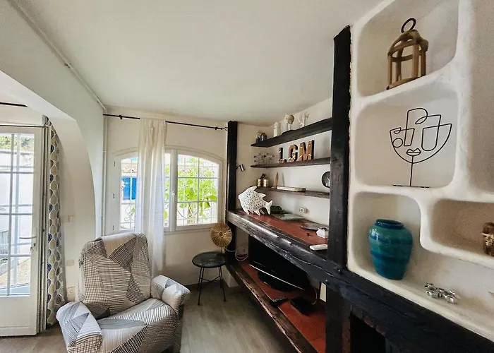 Vakantiehuis Maison 2 - Parking- Piscine Collective - Clim Rdc - Wifi *